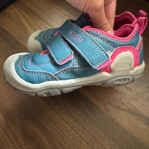 Keen Kids's knotch hollow double strap size 10